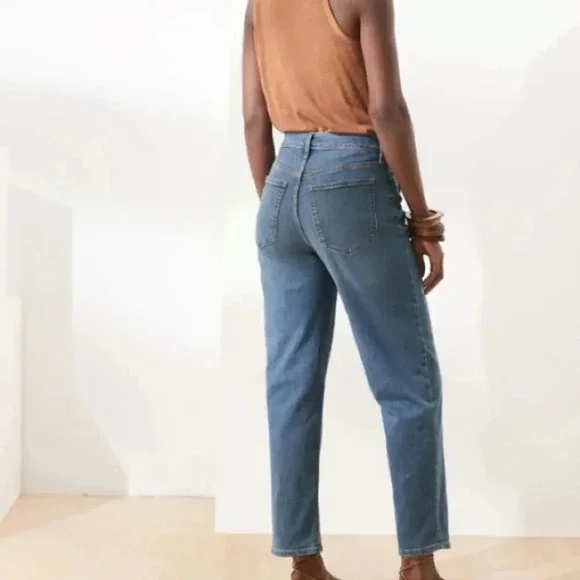 Banana Republic High-Rise Medium Wash Straight Jean - Picture 3 of 14